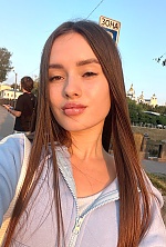 Ukrainian mail order bride Yulia from Kyiv with brunette hair and brown eye color - image 7