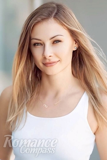 Ukrainian mail order bride Tatyana from Los Angeles with blonde hair and grey eye color - image 1