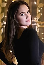 Ukrainian mail order bride Elizaveta from Valencia with light brown hair and green eye color - image 7