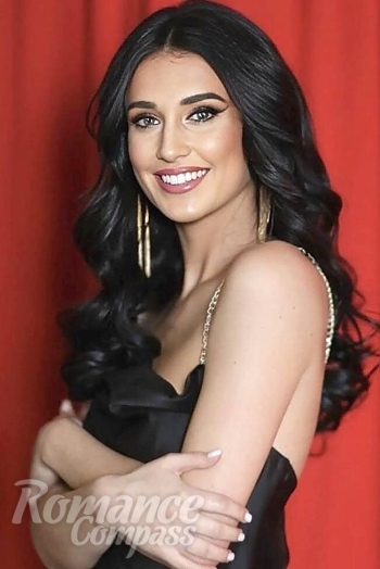 Ukrainian mail order bride Viktoria from Miami with black hair and blue eye color - image 1