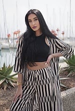 Ukrainian mail order bride Viktoria from Miami with black hair and blue eye color - image 3