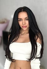 Ukrainian mail order bride Yuliya from Hamburg with brunette hair and brown eye color - image 5