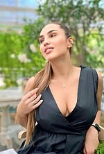 Ukrainian mail order bride Kateryna from Miami with light brown hair and brown eye color - image 2