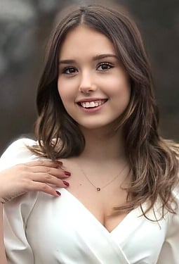 Polina, 18 y.o. from Sloviansk, Ukraine