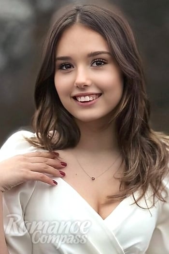 Ukrainian mail order bride Polina from Sloviansk with light brown hair and brown eye color - image 1