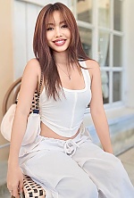 Ukrainian mail order bride Matthana from Bangkok with auburn hair and brown eye color - image 2