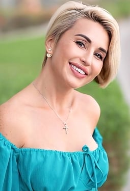 Olena, 51 y.o. from Dubai, UAE