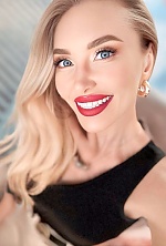 Ukrainian mail order bride Yaroslava from Dubai with blonde hair and hazel eye color - image 7