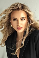 Ukrainian mail order bride Alina from Poltava with light brown hair and grey eye color - image 2