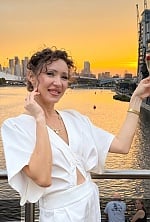 Ukrainian mail order bride Tetiana from London with light brown hair and grey eye color - image 2