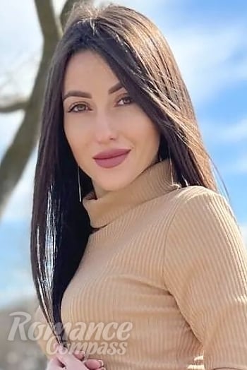 Ukrainian mail order bride Karina from Odesa with brunette hair and brown eye color - image 1