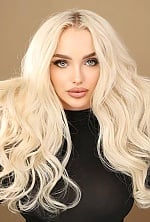 Ukrainian mail order bride Diana from Poltava with blonde hair and green eye color - image 2