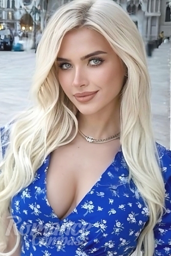Ukrainian mail order bride Yuliya from Kyiv with blonde hair and green eye color - image 1