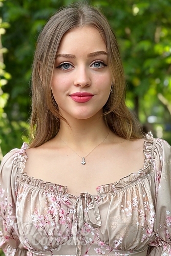 Ukrainian mail order bride Kateryna from Kyiv with brunette hair and blue eye color - image 1
