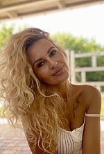 Ukrainian mail order bride Iryna from Izmir with blonde hair and green eye color - image 5