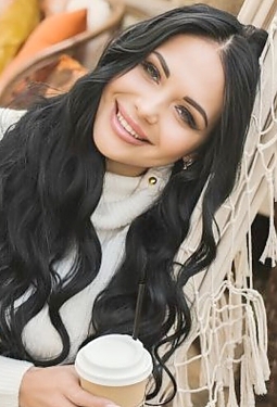 Anna, 34 y.o. from Bucharest, Romania