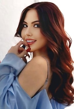 Olesya, 18 y.o. from Paris, France