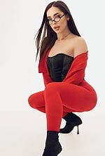 Ukrainian mail order bride Daria from Odesa with brunette hair and blue eye color - image 4