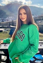 Ukrainian mail order bride Marharyta from Kyiv with brunette hair and brown eye color - image 3