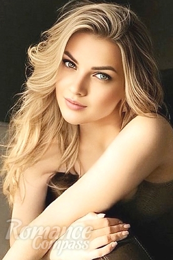 Ukrainian mail order bride Yuliia from Kharkiv with blonde hair and grey eye color - image 1