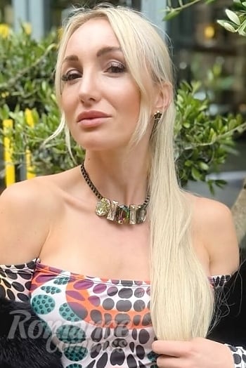 Ukrainian mail order bride Kateryna from Liverpool with blonde hair and green eye color - image 1