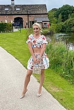 Ukrainian mail order bride Kateryna from Liverpool with blonde hair and green eye color - image 2
