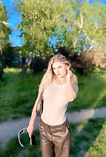 Ukrainian mail order bride Victoria from Kyiv with light brown hair and brown eye color - image 3