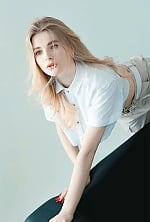 Ukrainian mail order bride Victoria from Kyiv with light brown hair and brown eye color - image 5
