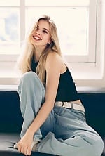 Ukrainian mail order bride Victoria from Kyiv with light brown hair and brown eye color - image 8
