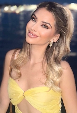 Claudia, 27 y.o. from Barcelona, Spain