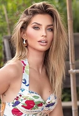 Claudia, 27 y.o. from Barcelona, Spain