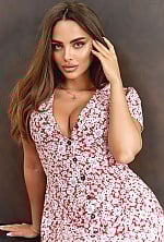 Ukrainian mail order bride Karyna from Kyiv with light brown hair and green eye color - image 7