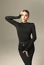 Ukrainian mail order bride Karyna from Kyiv with light brown hair and green eye color - image 8