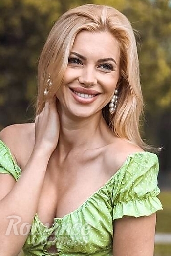 Ukrainian mail order bride Daria from Kiyiv with blonde hair and brown eye color - image 1