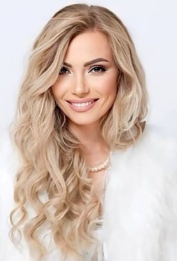 Yana, 41 y.o. from Dubai, UAE