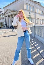 Ukrainian mail order bride Alona from Kyiv with red hair and green eye color - image 2