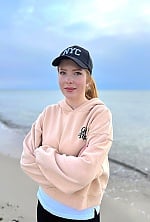 Ukrainian mail order bride Alona from Kyiv with red hair and green eye color - image 4