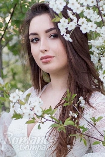 Ukrainian mail order bride Nataliya from Lviv with auburn hair and brown eye color - image 1