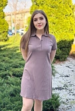 Ukrainian mail order bride Tetiana from Kyiv with light brown hair and green eye color - image 3