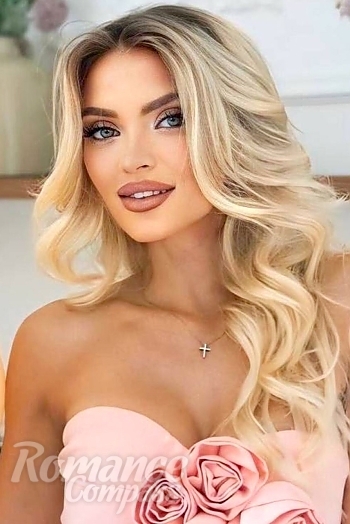 Ukrainian mail order bride Maria from Chisinau with blonde hair and green eye color - image 1