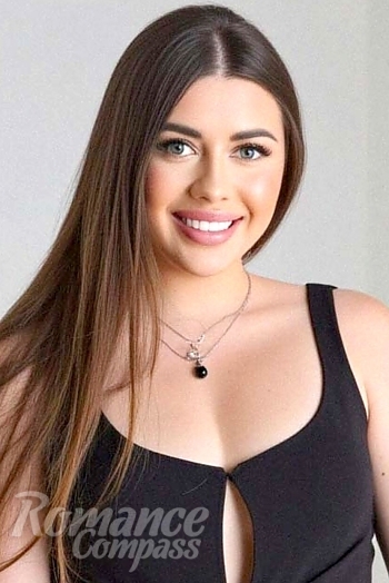 Ukrainian mail order bride Daria from Kyiv with light brown hair and green eye color - image 1