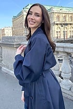 Ukrainian mail order bride Daniela from Vienna with brunette hair and green eye color - image 10