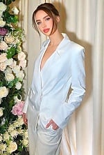 Ukrainian mail order bride Daniela from Vienna with brunette hair and green eye color - image 6