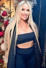 Ukrainian mail order bride Liubou from Kryvyi Rih with blonde hair and green eye color - image 5