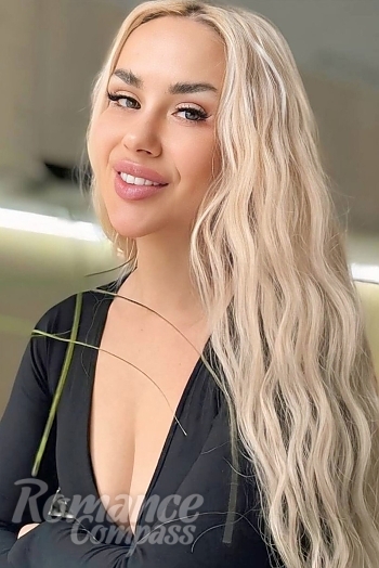 Ukrainian mail order bride Liubou from Kryvyi Rih with blonde hair and green eye color - image 1