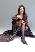 Ukrainian mail order bride Anna from Kyiv with black hair and green eye color - image 7