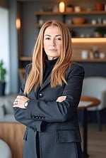Ukrainian mail order bride Elena from New Orleans with light brown hair and brown eye color - image 16
