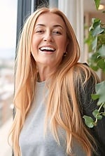 Ukrainian mail order bride Elena from New Orleans with light brown hair and brown eye color - image 11