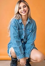 Ukrainian mail order bride Natalia from Kropyvnytskyi with light brown hair and brown eye color - image 2