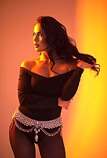 Ukrainian mail order bride Vita from Kyiv with light brown hair and green eye color - image 4
